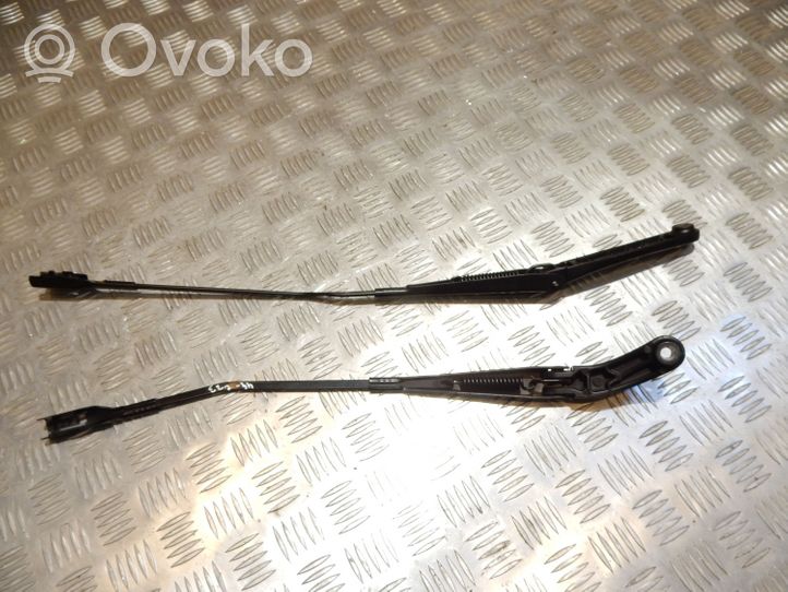 Audi A5 8T 8F Front wiper blade arm 