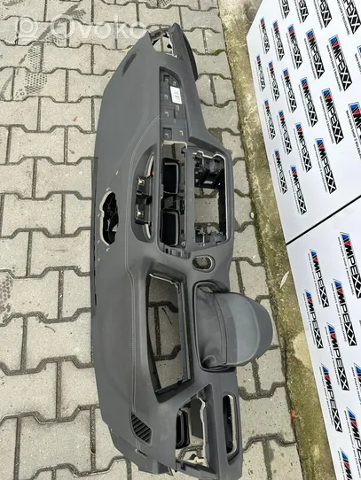 BMW M2 F87 Panelė Konsola