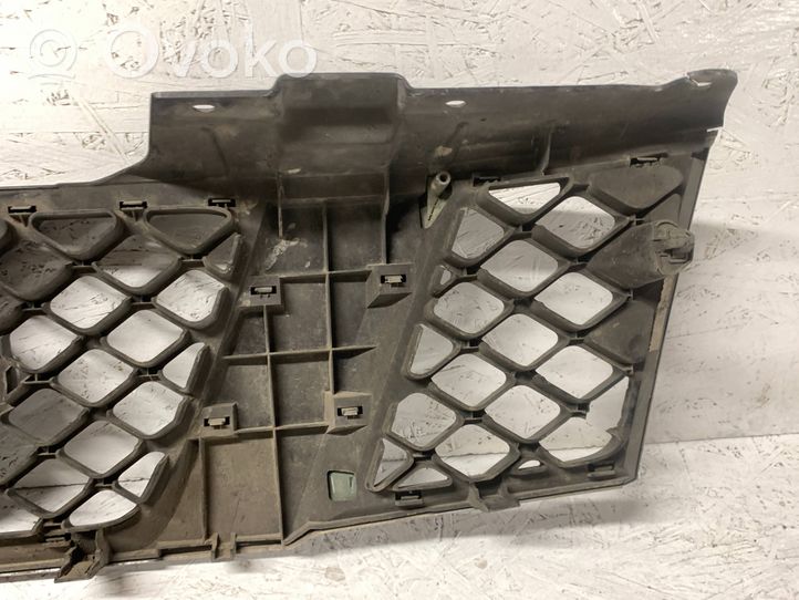 Nissan Navara D40 Grille calandre supérieure de pare-chocs avant 310EB400