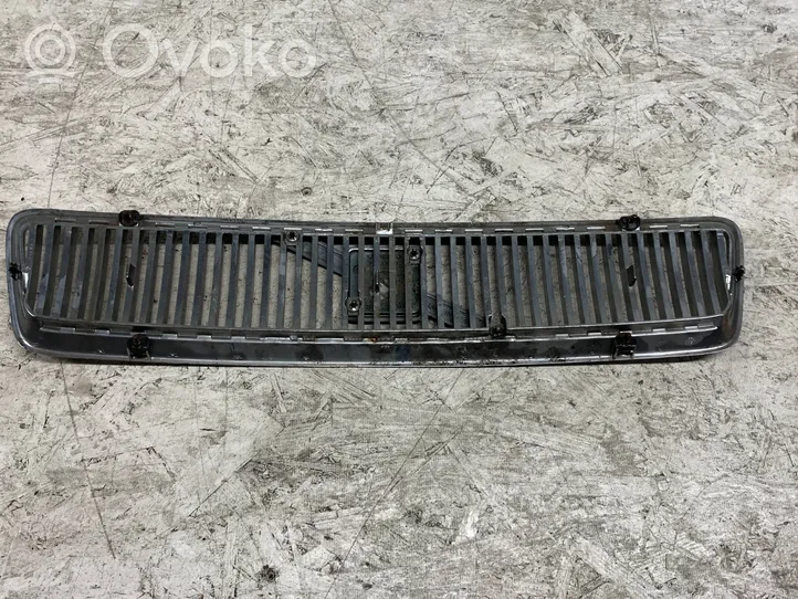 Volvo S40, V40 Grille de calandre avant 803301