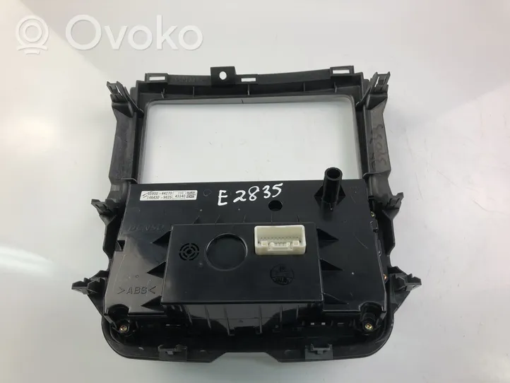 Toyota Avensis Verso Sisätuulettimen ohjauskytkin 5590044270