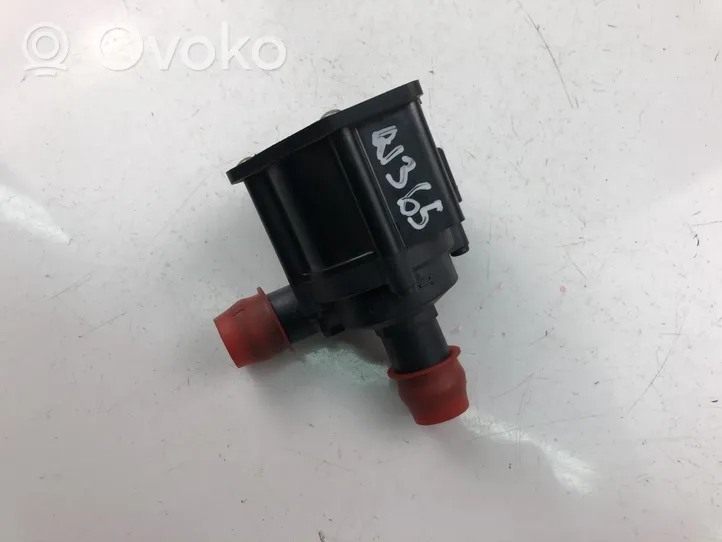 Audi A4 S4 B6 8E 8H Pompe de circulation d'eau 8K0819147A