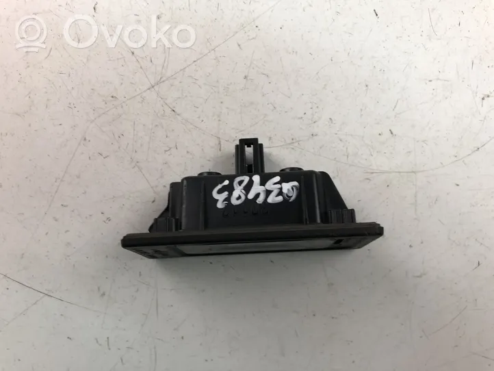 Audi A4 S4 B8 8K Takaluukun rekisterikilven valon palkki 4G0943021