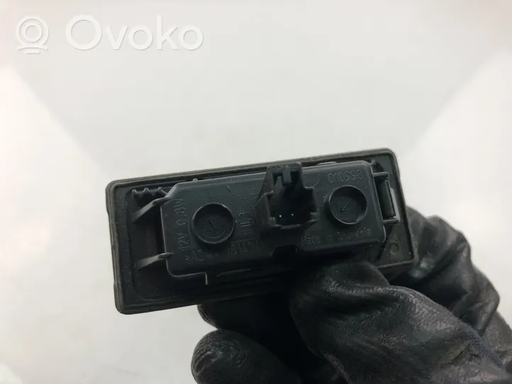 Audi A4 S4 B8 8K Takaluukun rekisterikilven valon palkki 4G0943021