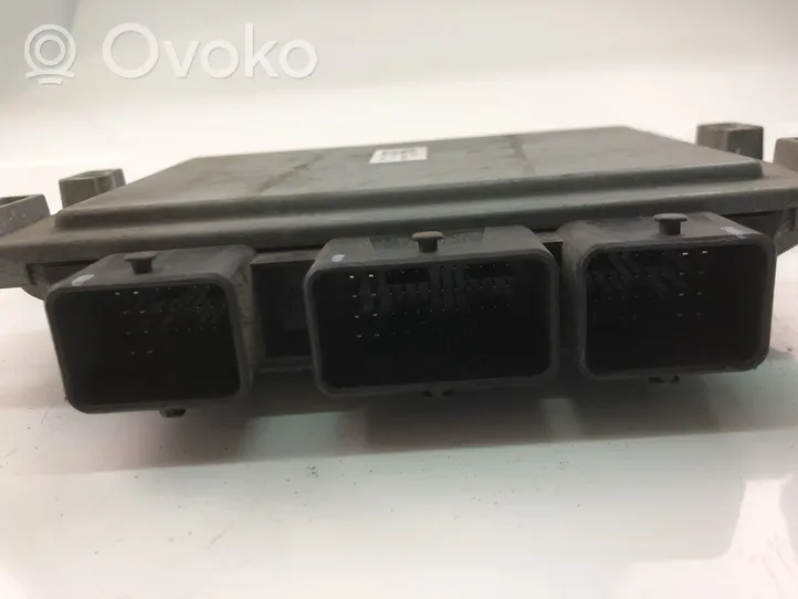 Renault Twingo II Unité de commande, module ECU de moteur 8201076738