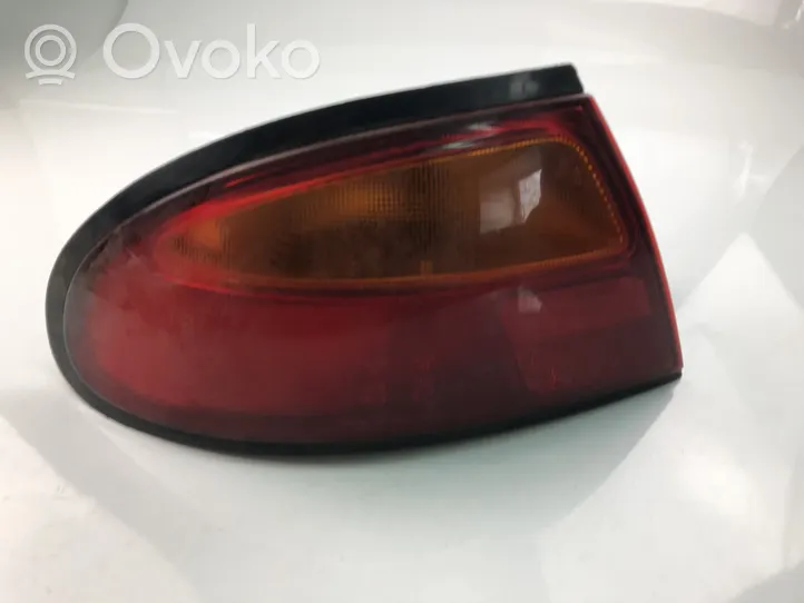 Mazda 323 F Lampy tylnej klapy bagażnika 0431439