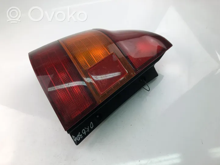 Mazda 323 Lampy tylnej klapy bagażnika 0432254