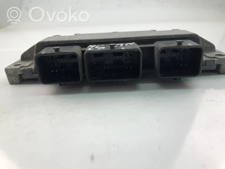 Renault Twingo II Unité de commande, module ECU de moteur 8200774747