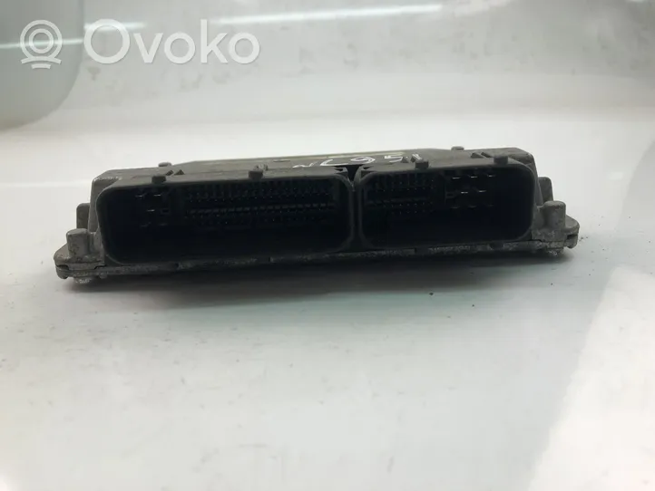 Volkswagen Fox Unité de commande, module ECU de moteur 03D906033H