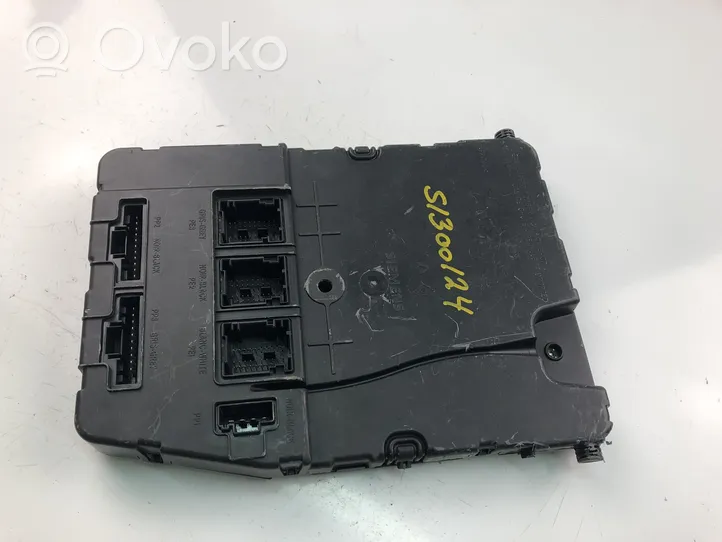 Renault Megane I Module de contrôle carrosserie centrale 8200412548