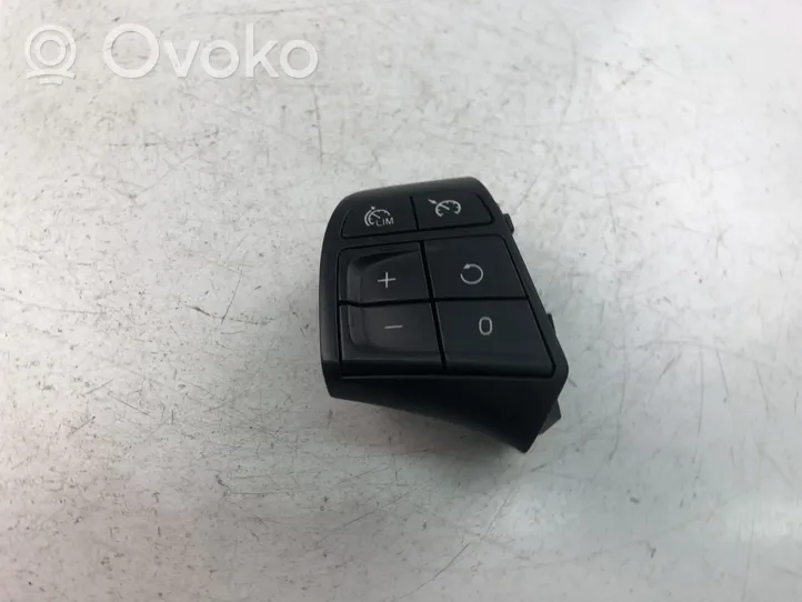 Volvo V40 Vakionopeussäätimen ohjauskytkin 31334457