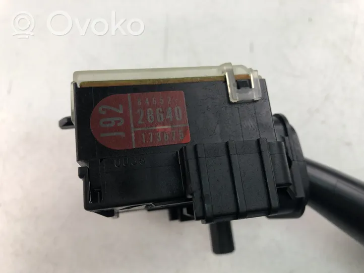 Toyota Avensis Verso Interruptor/palanca de limpiador de luz de giro 8465228640