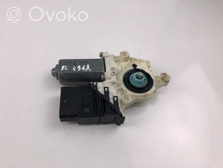 Seat Leon (1P) Varikliukas priekinio langų pakėlėjo 1K0959703AF