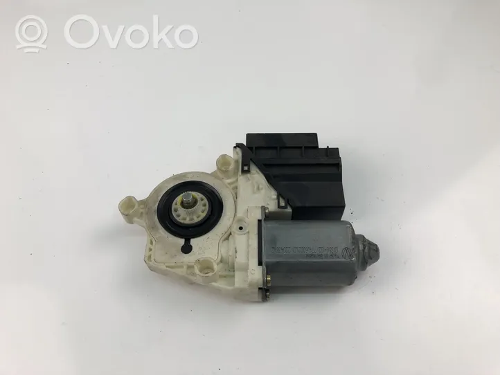 Seat Ibiza IV (6J,6P) Front door window regulator motor 6Q2959801C