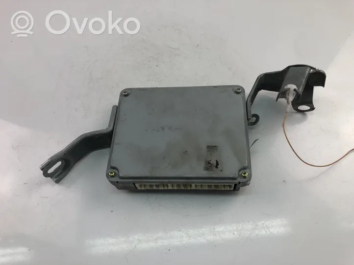 Toyota Avensis T220 Unité de commande, module ECU de moteur 8966105450