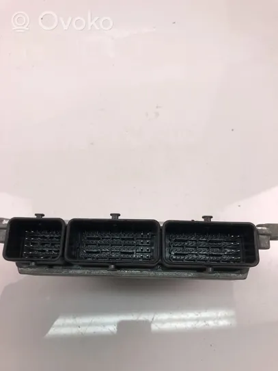 Renault Captur Komputer / Sterownik ECU silnika 237103368R