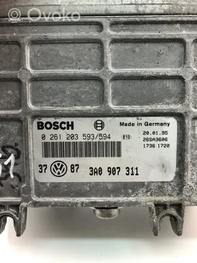 Volkswagen PASSAT B3 Centralina/modulo motore ECU 3A0907311