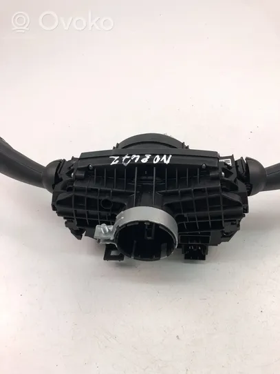 Volvo XC40 Leva/interruttore dell’indicatore di direzione e tergicristallo 32275368