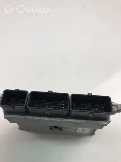 Renault Clio IV Unité de commande, module ECU de moteur 237103009R