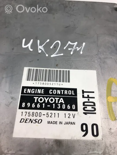 Toyota Corolla E120 E130 Unité de commande, module ECU de moteur 8966113060