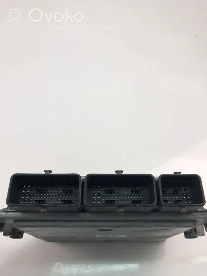 Renault Clio IV Komputer / Sterownik ECU silnika 237105171R