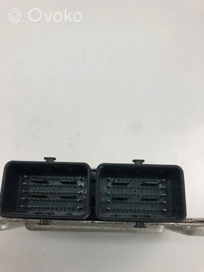 Suzuki Celerio Komputer / Sterownik ECU silnika 3392084MB