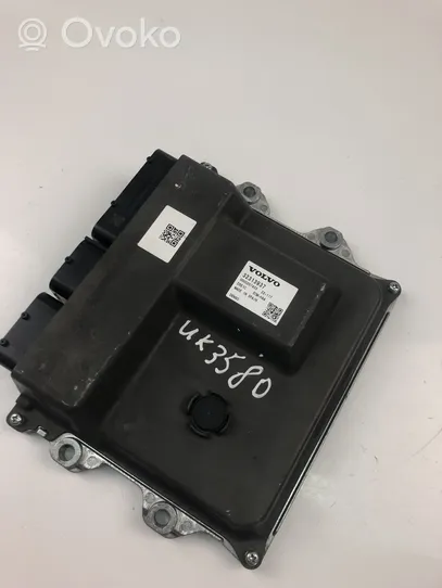 Volvo XC60 Блок управления двигателем ECU 32313937