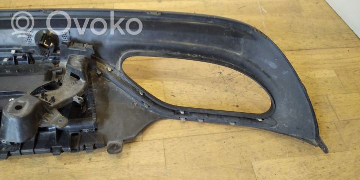 Mercedes-Benz C W205 Moldura inferior del parachoques trasero A2058853103