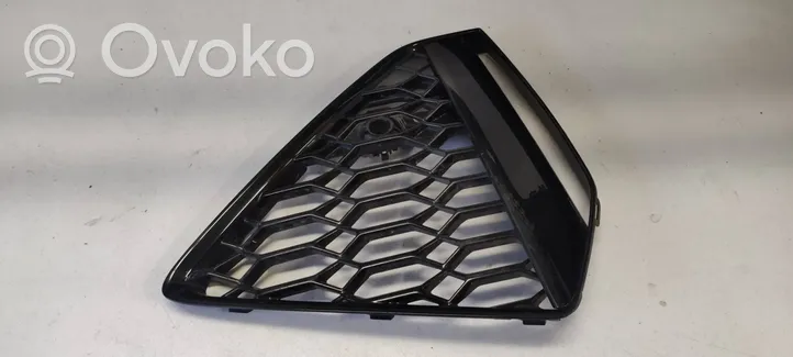 Audi RS6 C8 Grille inférieure de pare-chocs avant 4K8807681D