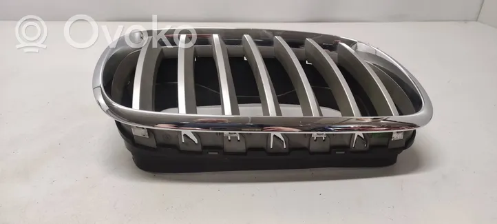 BMW X5 E70 Grille calandre supérieure de pare-chocs avant 51137171396