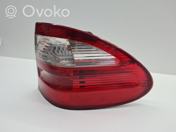 Mercedes-Benz E W211 Lampa tylna A2118201664