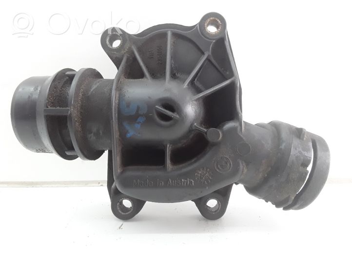 BMW X5 E53 Termostaatin kotelo 2248038