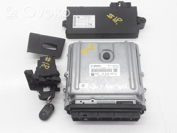 BMW 3 E90 E91 Komputer / Sterownik ECU i komplet kluczy DDE8510221