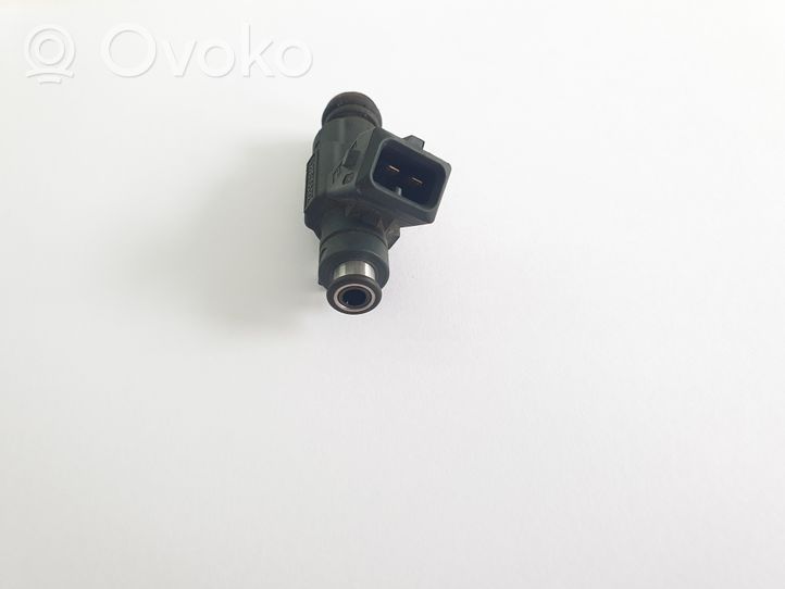 Volkswagen Touareg I Fuel injector 077133551M