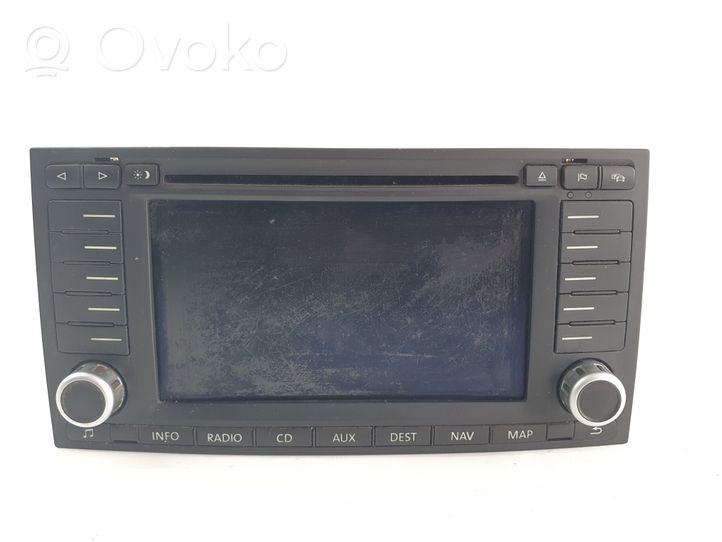 Volkswagen Touareg I Unité principale radio / CD / DVD / GPS 7L6035177E