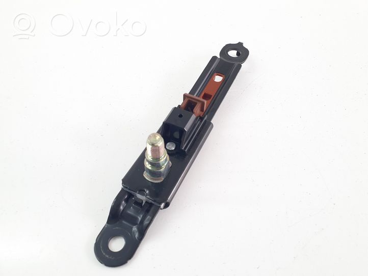 Toyota RAV 4 (XA50) Rail de réglage hauteur de ceinture de sécurité E563003