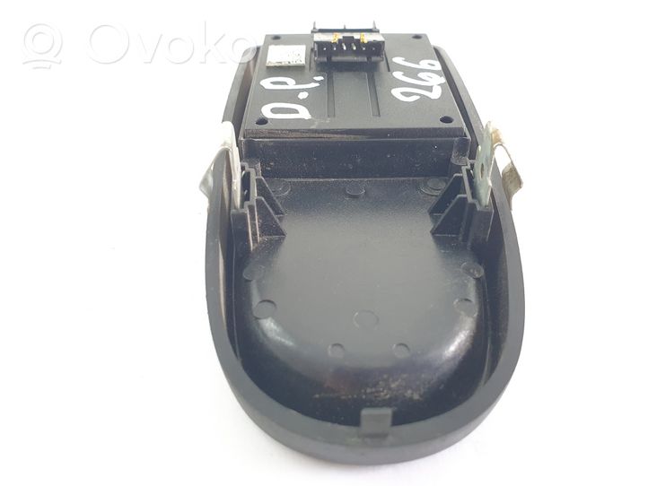 Iveco Daily 35.8 - 9 Electric window control switch 69500479