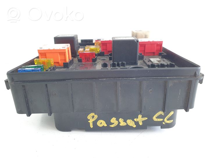 Volkswagen PASSAT CC Fuse module 1K0937124Q