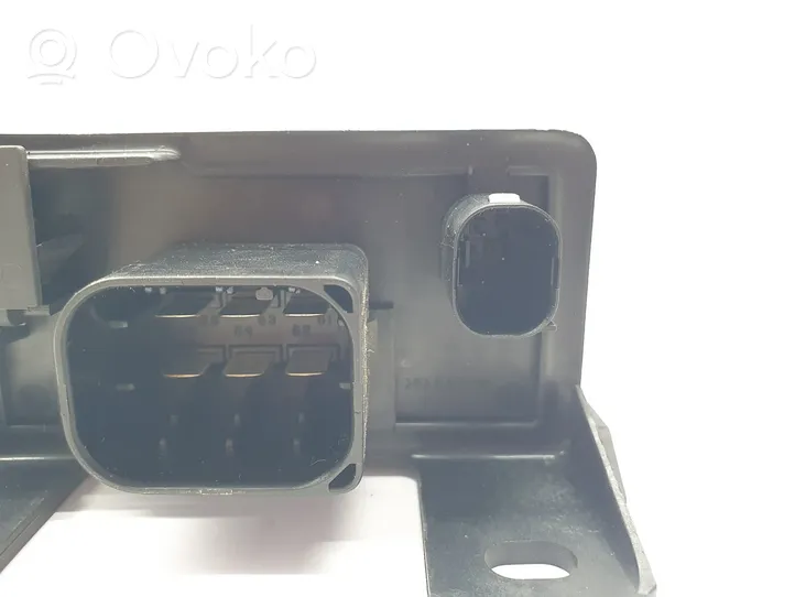 0285454032 MercedesBenz ML W163 Glow plug preheat relay, 15.00 € RRR