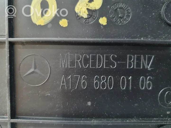 Mercedes-Benz CLA C117 X117 W117 Element deski rozdzielczej / dół A1766800106