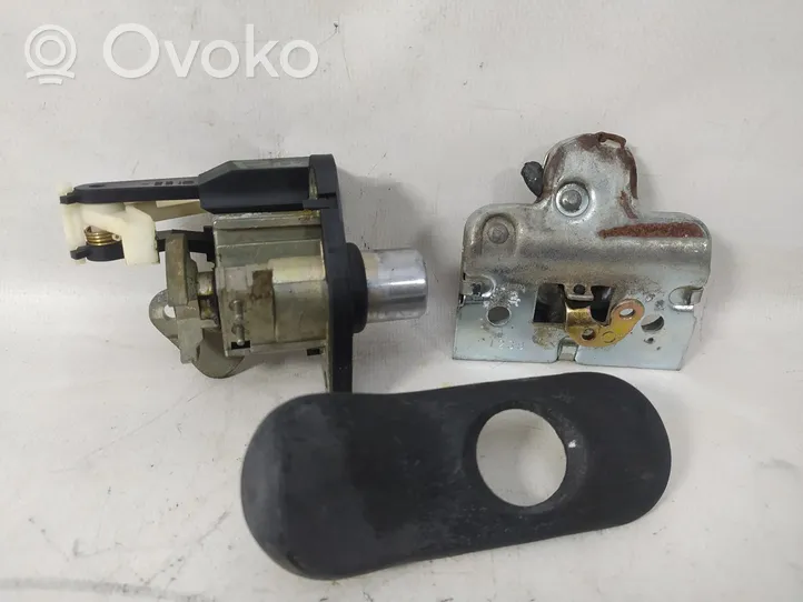 Opel Astra F Tailgate lock latch 