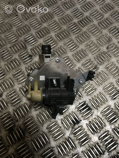 Ford Focus Vacuum pump CM5G2A451GA