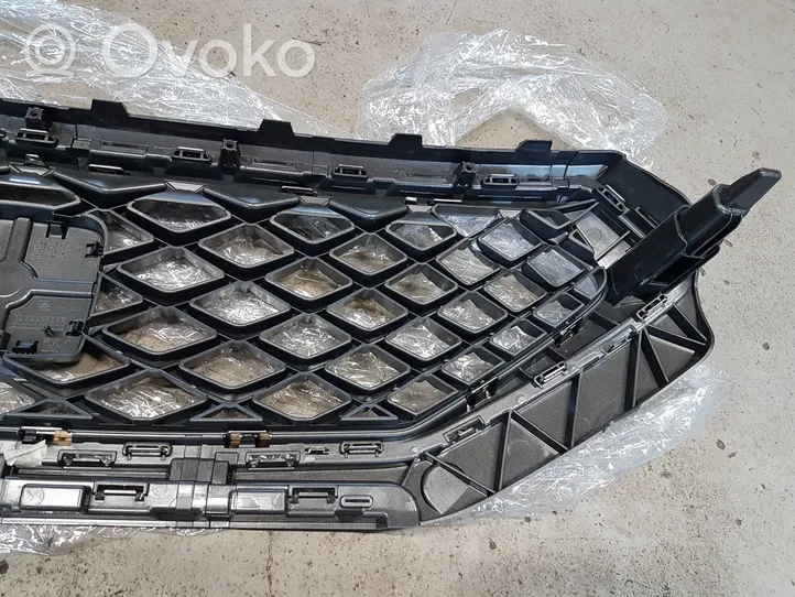 Seat Tarraco Grille calandre supérieure de pare-chocs avant 5FJ853654C