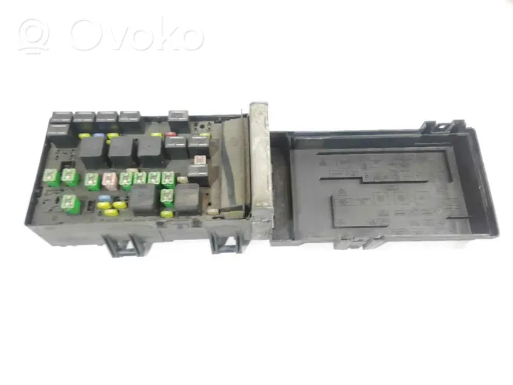 Chrysler Grand Voyager IV Module de fusibles 05144579AC