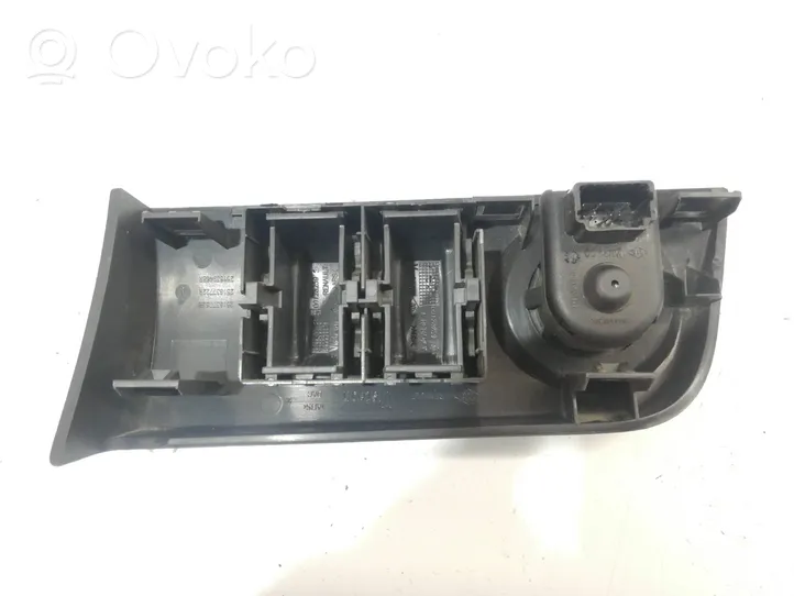 Dacia Duster Wing mirror switch 251637756R