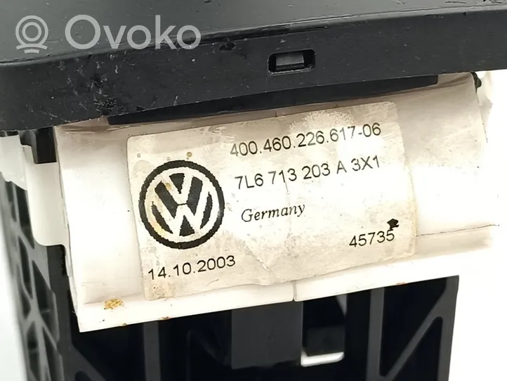 Volkswagen Touareg I Lewarek zmiany biegów / górny 7L6713203A