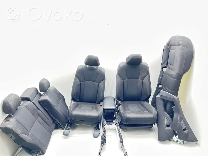 Subaru Outback (BT) Set interni 