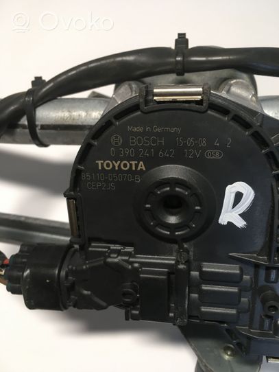 Toyota Avensis T270 Tringlerie et moteur d'essuie-glace avant 0390241642