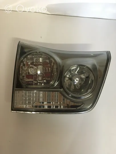 Lexus RX 300 Lampy tylnej klapy bagażnika 4841