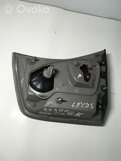 Lexus RX 300 Lampy tylnej klapy bagażnika 4841